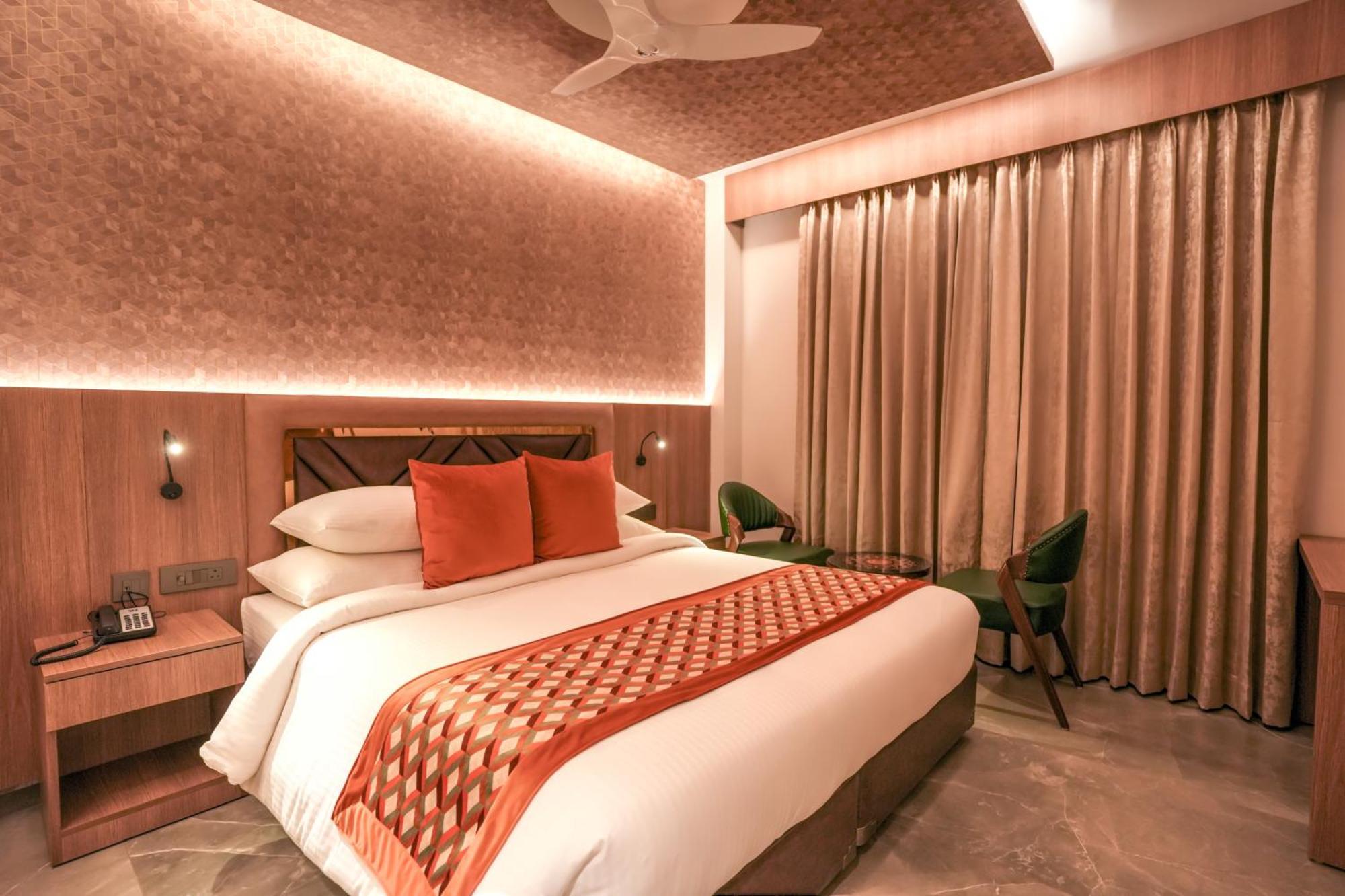 Rj Hotel - Managed By Atithi House Greater Noida Eksteriør bilde