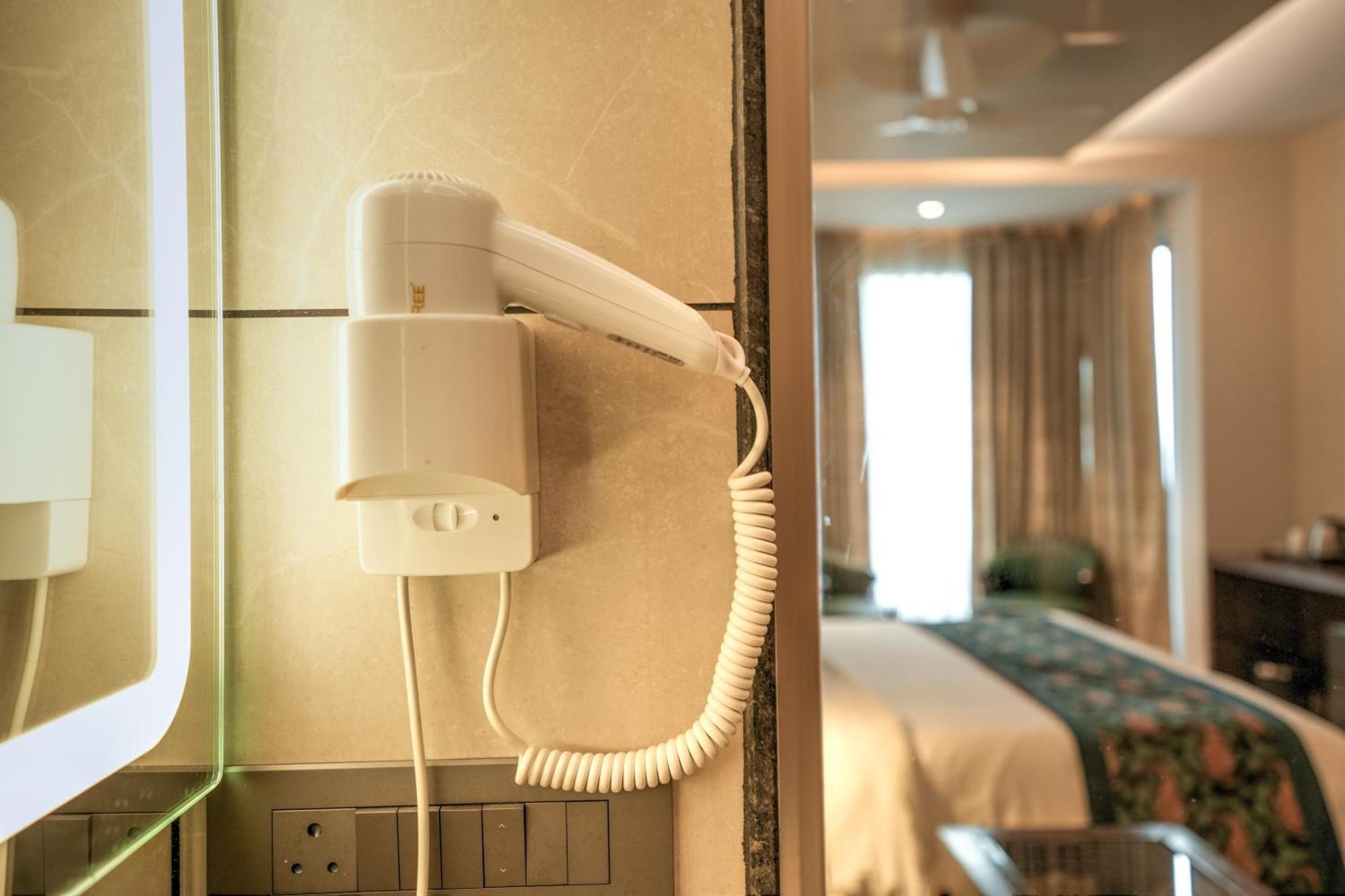 Rj Hotel - Managed By Atithi House Greater Noida Eksteriør bilde