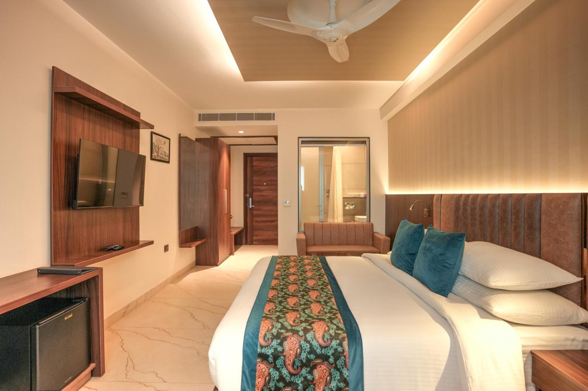 Rj Hotel - Managed By Atithi House Greater Noida Eksteriør bilde