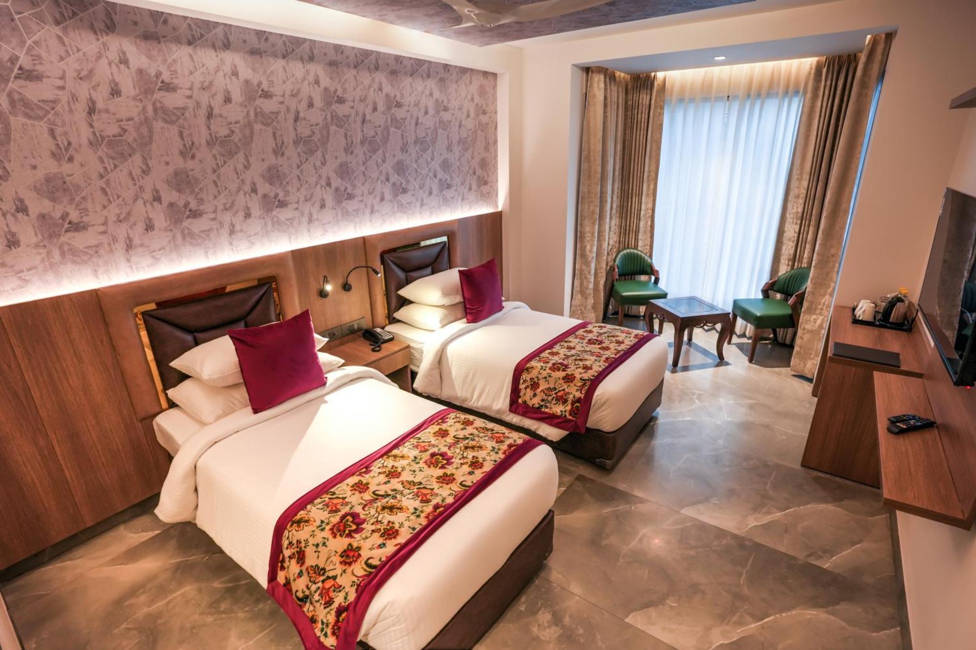 Rj Hotel - Managed By Atithi House Greater Noida Eksteriør bilde