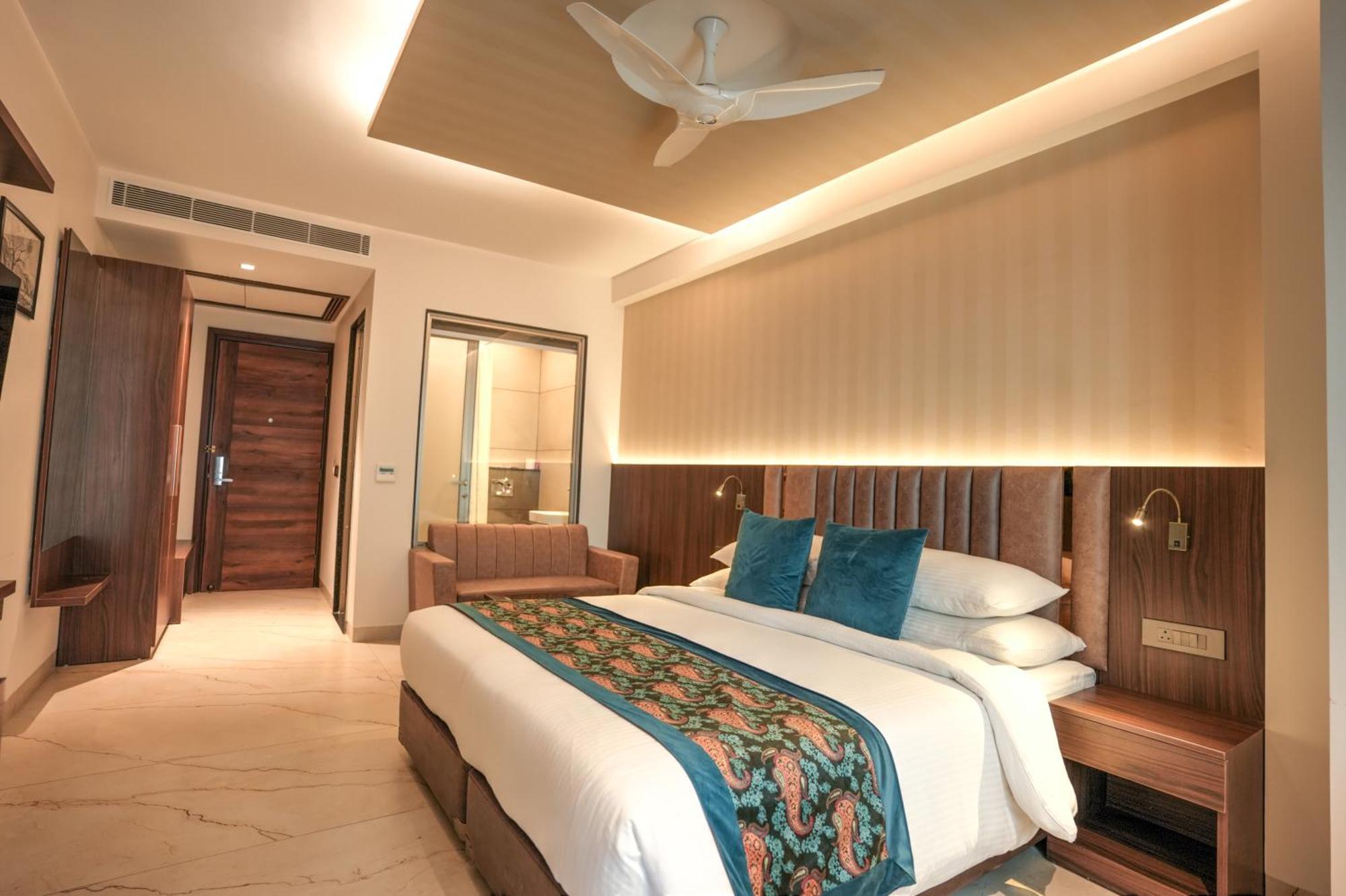 Rj Hotel - Managed By Atithi House Greater Noida Eksteriør bilde