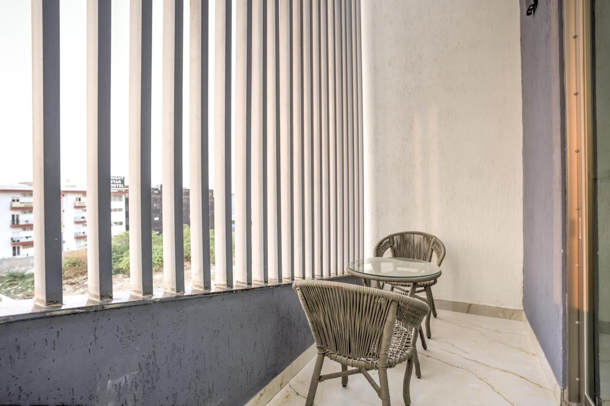 Rj Hotel - Managed By Atithi House Greater Noida Eksteriør bilde