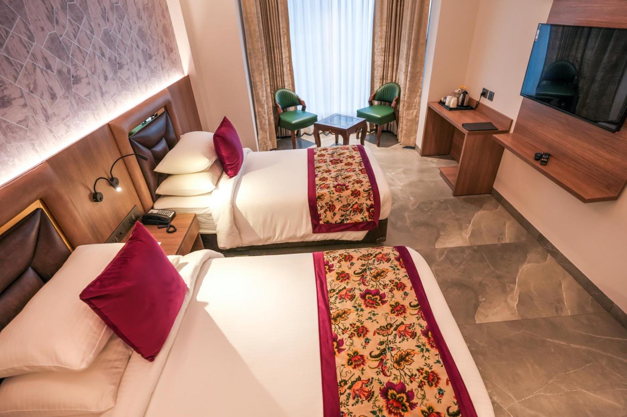 Rj Hotel - Managed By Atithi House Greater Noida Eksteriør bilde