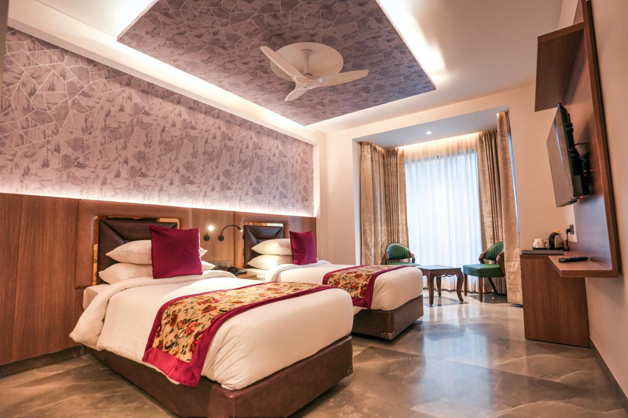 Rj Hotel - Managed By Atithi House Greater Noida Eksteriør bilde