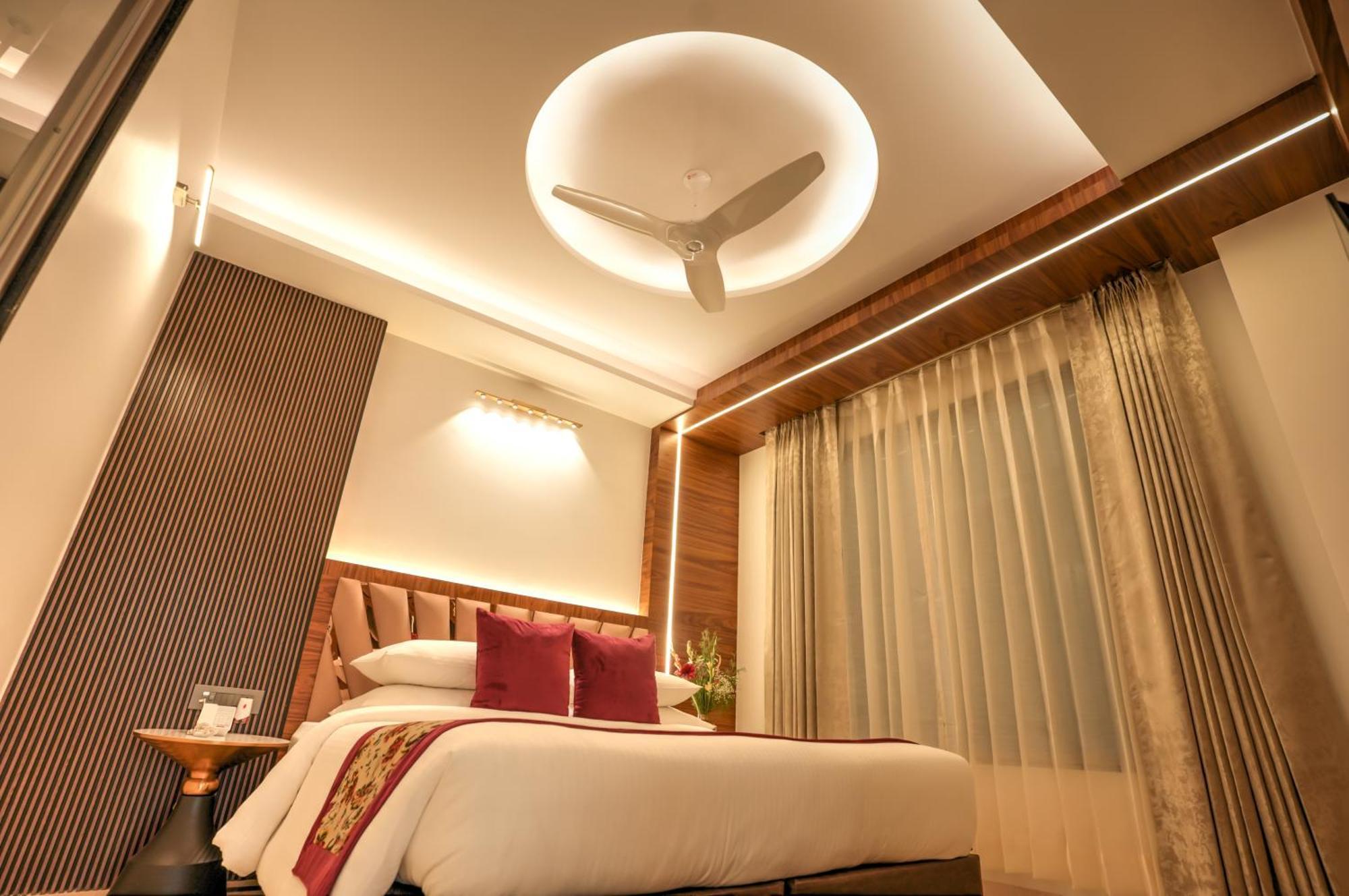 Rj Hotel - Managed By Atithi House Greater Noida Eksteriør bilde