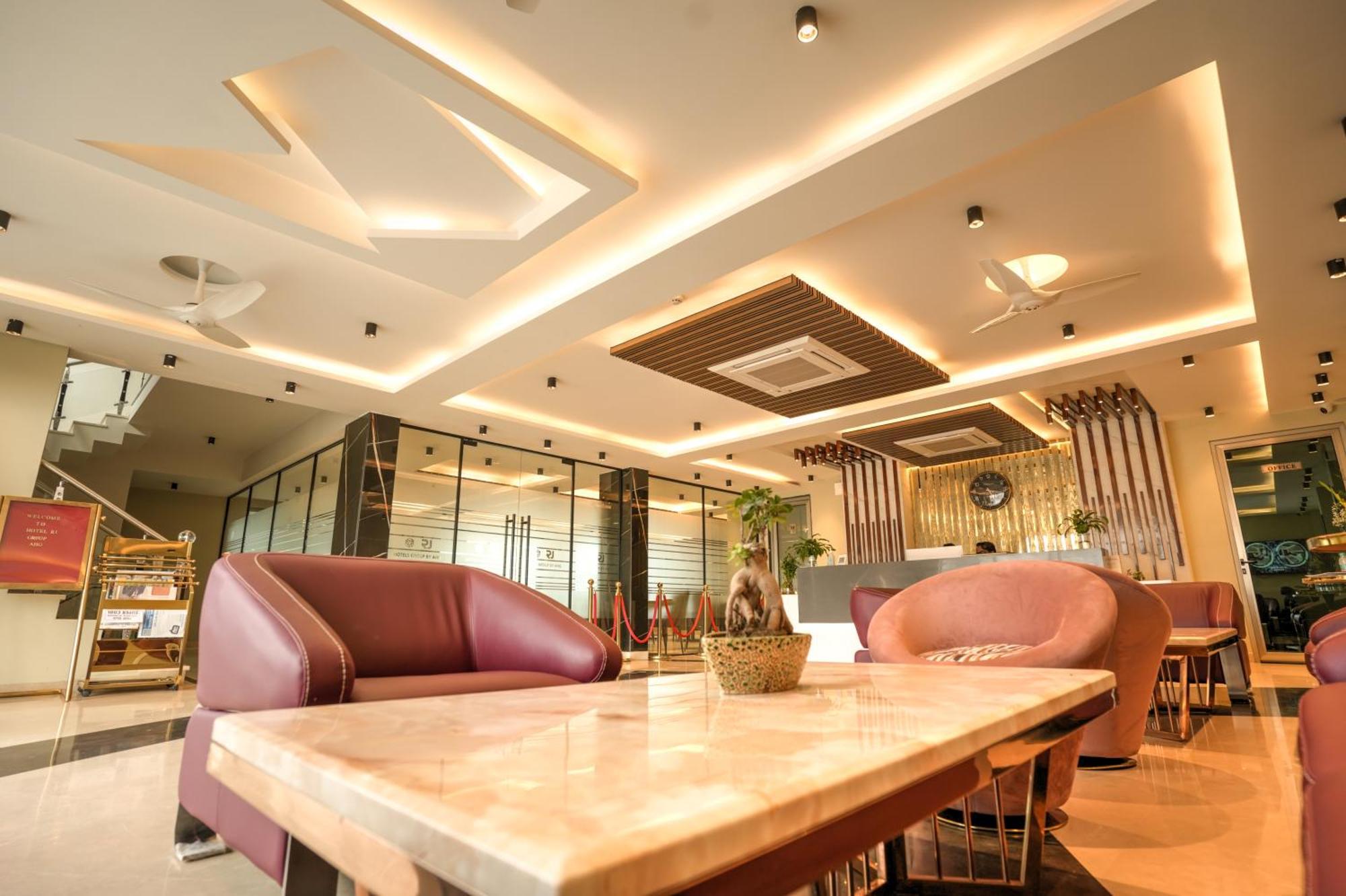 Rj Hotel - Managed By Atithi House Greater Noida Eksteriør bilde