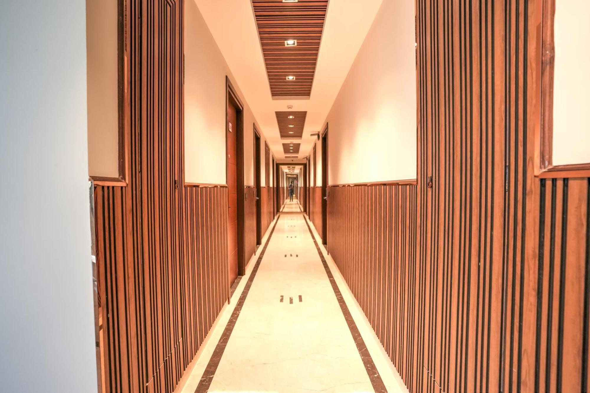 Rj Hotel - Managed By Atithi House Greater Noida Eksteriør bilde